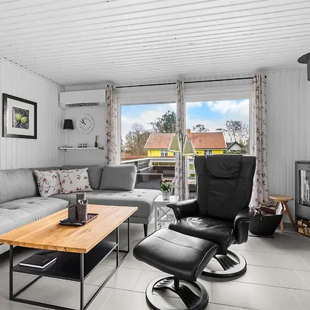 Bjart - 150m From The Sea By Interhome