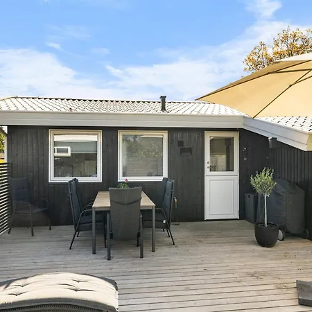 Bjart - 150m From The Sea By Interhome